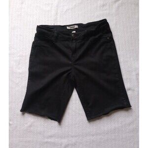 Refuge Women's 8 Black Denim Shorts